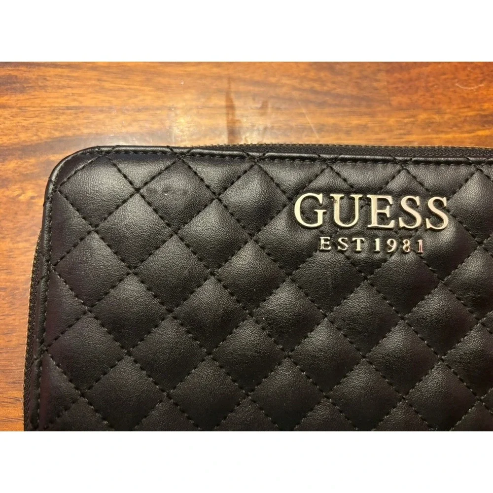 Guess Black Quilted Zip Wallet Wristlet Est 1981 Logo Organizer‎